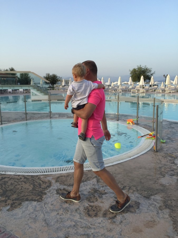 voyager en all inclusive avec bébé - Corfou grèce