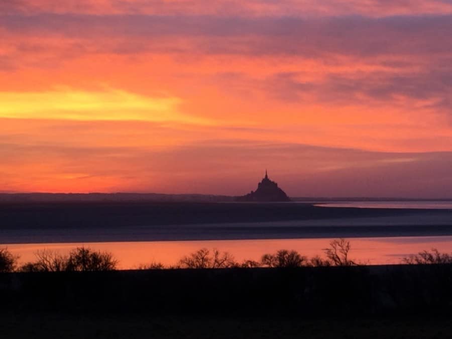 couché de soleil au Mont Saint Michel en famille, pointe du groin sud, gué de l'épine, baie du mont saint michel en famille, vacances en famille en normandie, destination en famille, voyage et enfant, voyager avec un bébé