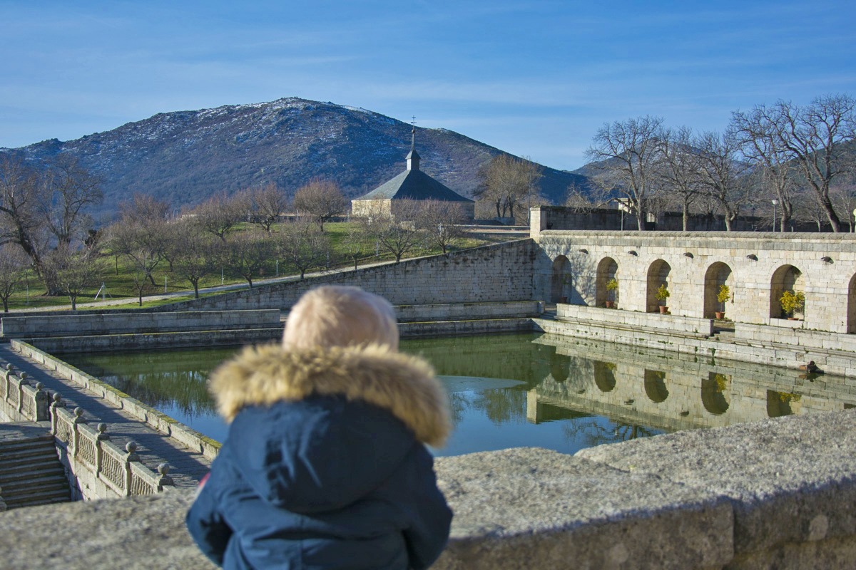 Que faire à El escorial, vue sur le lac du monastère