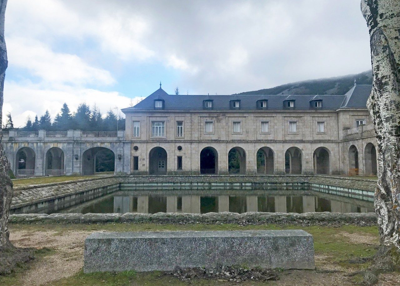 auberge la valle de los caídos