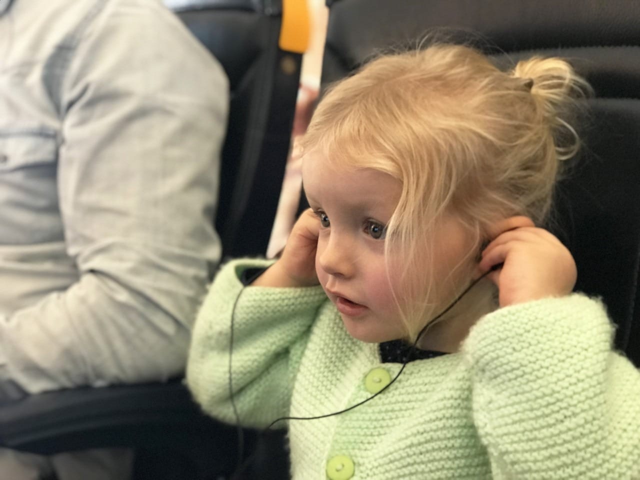 occuper enfant dans avion Comment voyager léger avec des enfants ? mes astuces pour optimiser vos bagages !