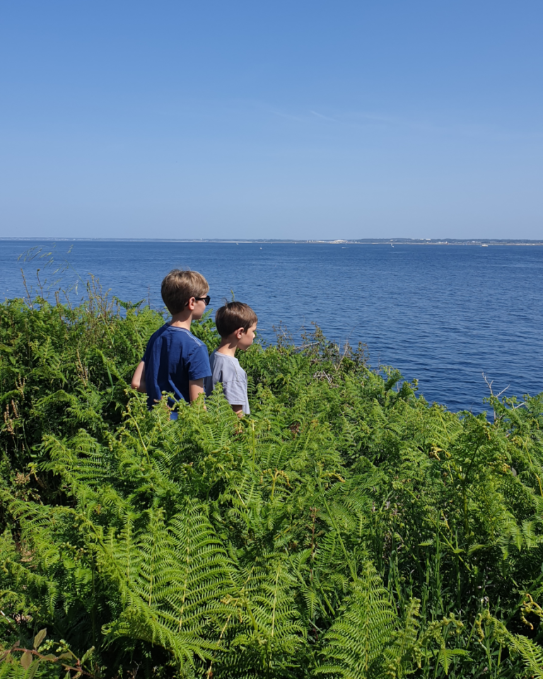 île de Groix avec les enfants - Sur le sentier côtier