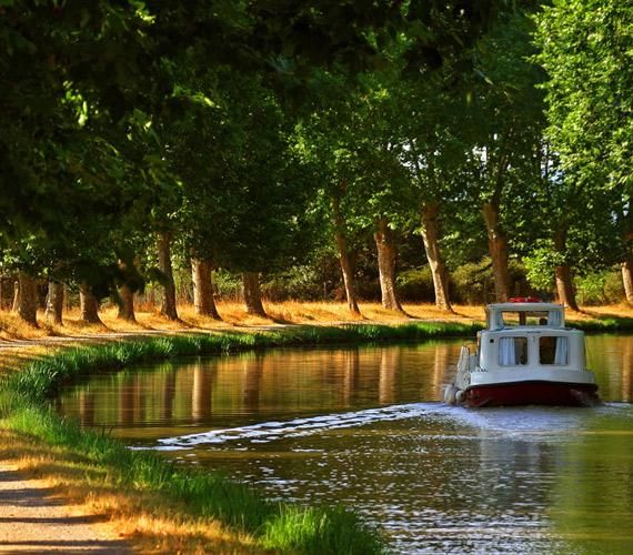 Naviguer sur le canal du midi en famille