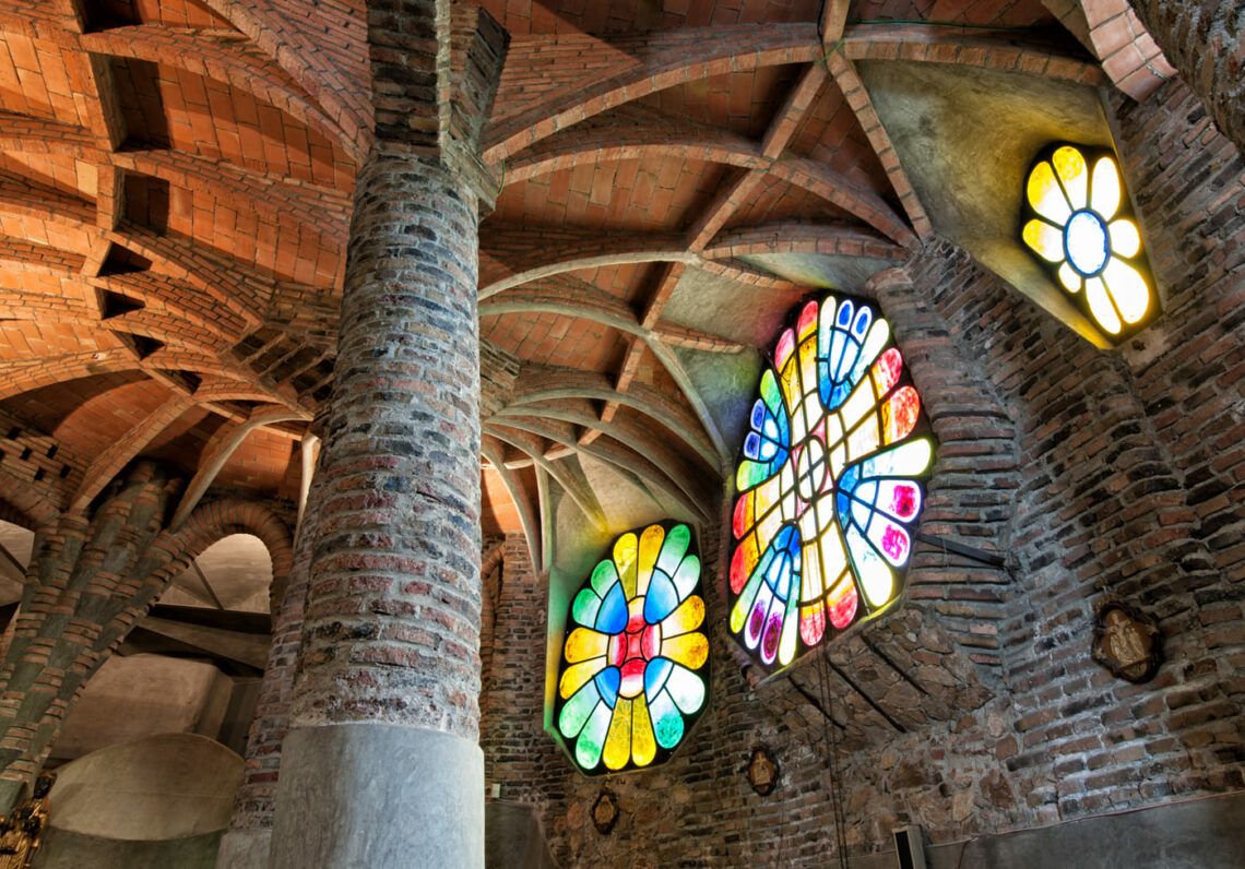 Santa-Coloma-de-Cervello-Cripta-Gaudi